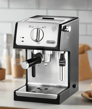 DeLonghi Manual Pump Espresso Maker - ECP35.31