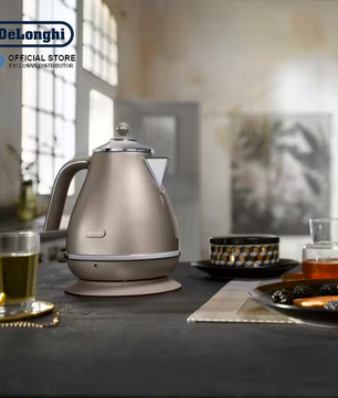 DeLonghi Icona Metallics Cordless Electric Kettle 1.7L - KBOT2001.BG