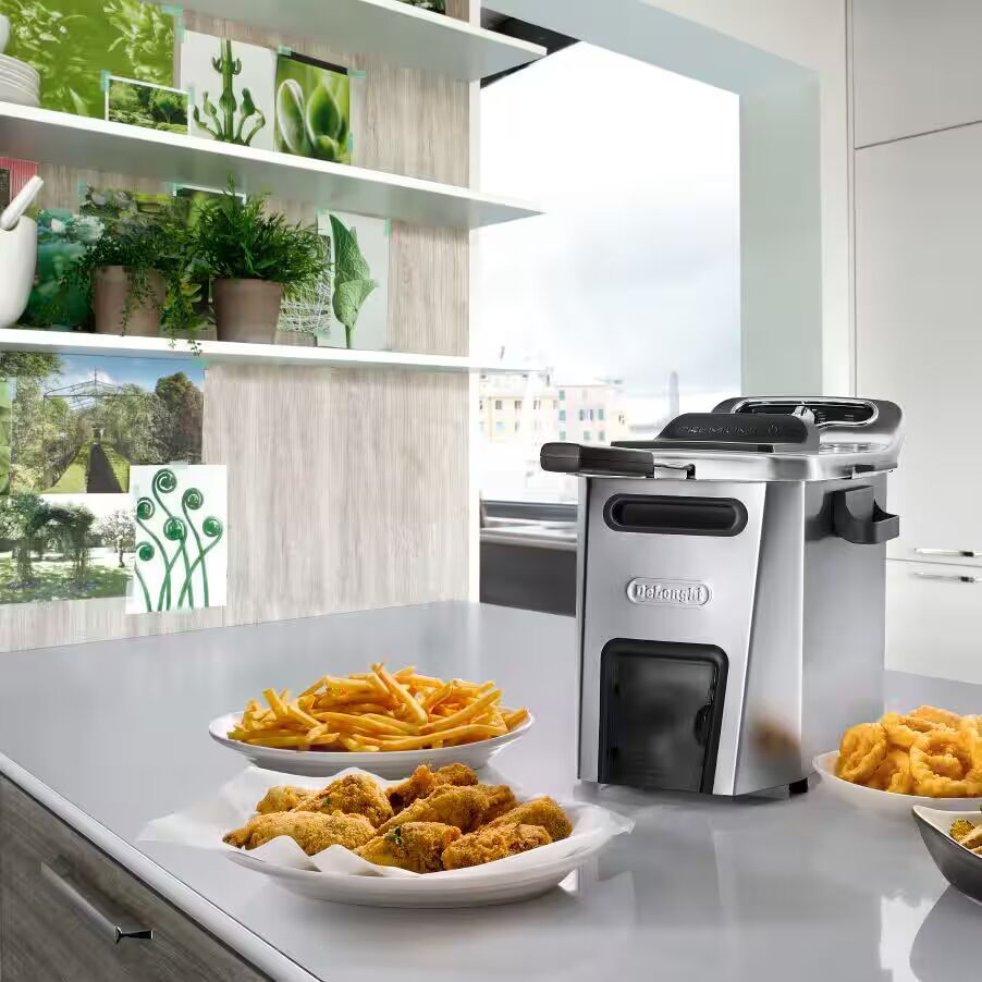 De'Longhi Premium Deep Fryer with Cooling Zone - F44532.CZ